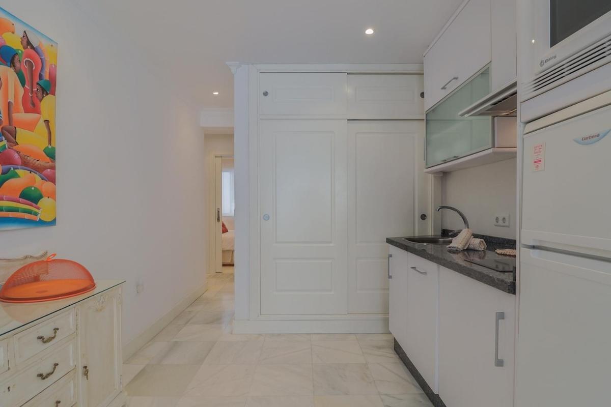 C1 - Seaside Malagueta Central Apartment Малага Экстерьер фото