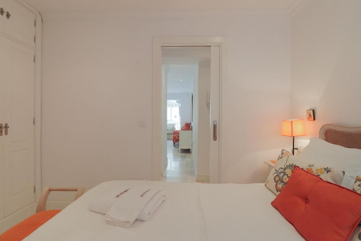 C1 - Seaside Malagueta Central Apartment Малага Экстерьер фото